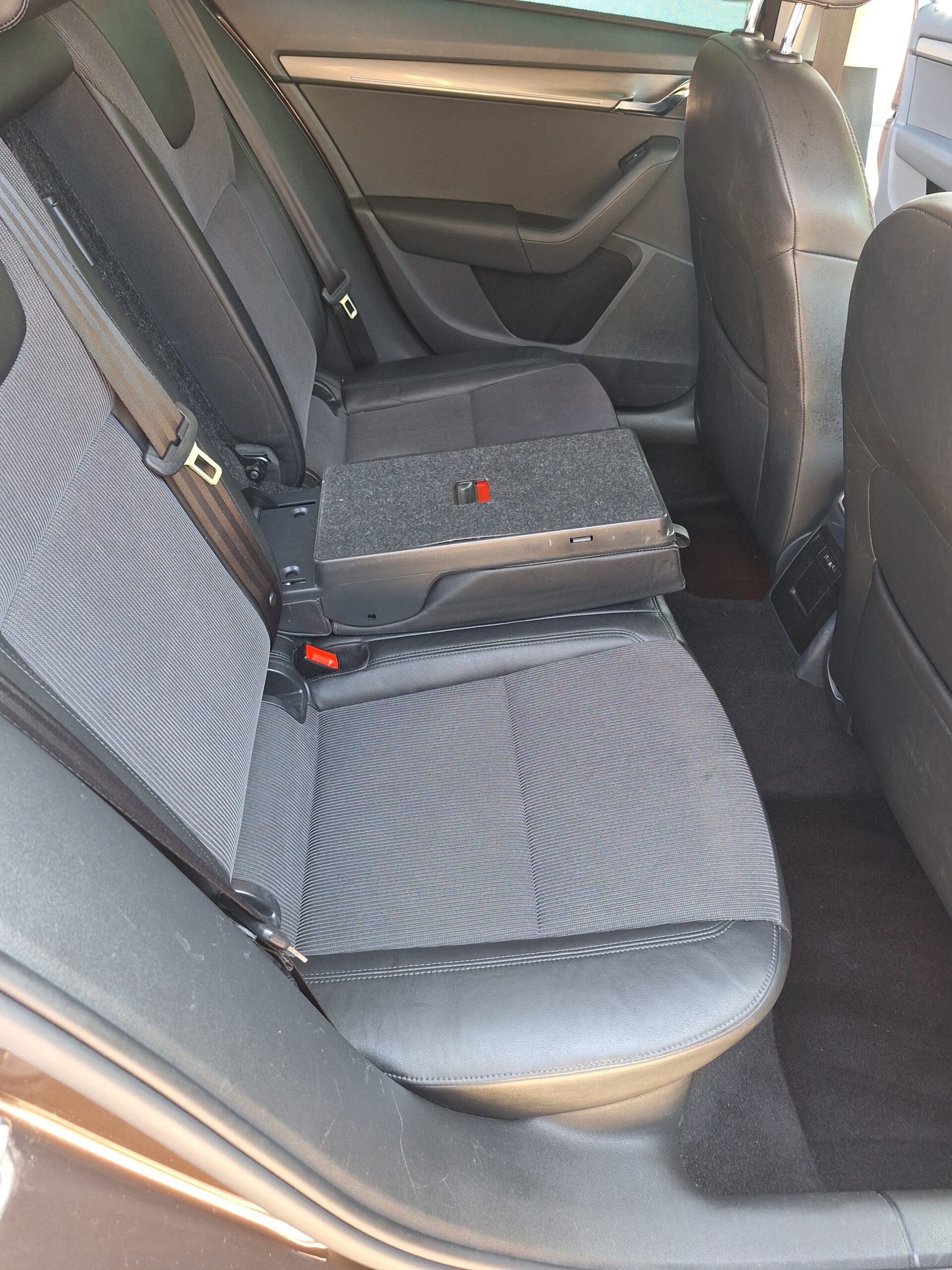 
								Skoda Octavia Kombi 2,0 TDI Style DSG full									