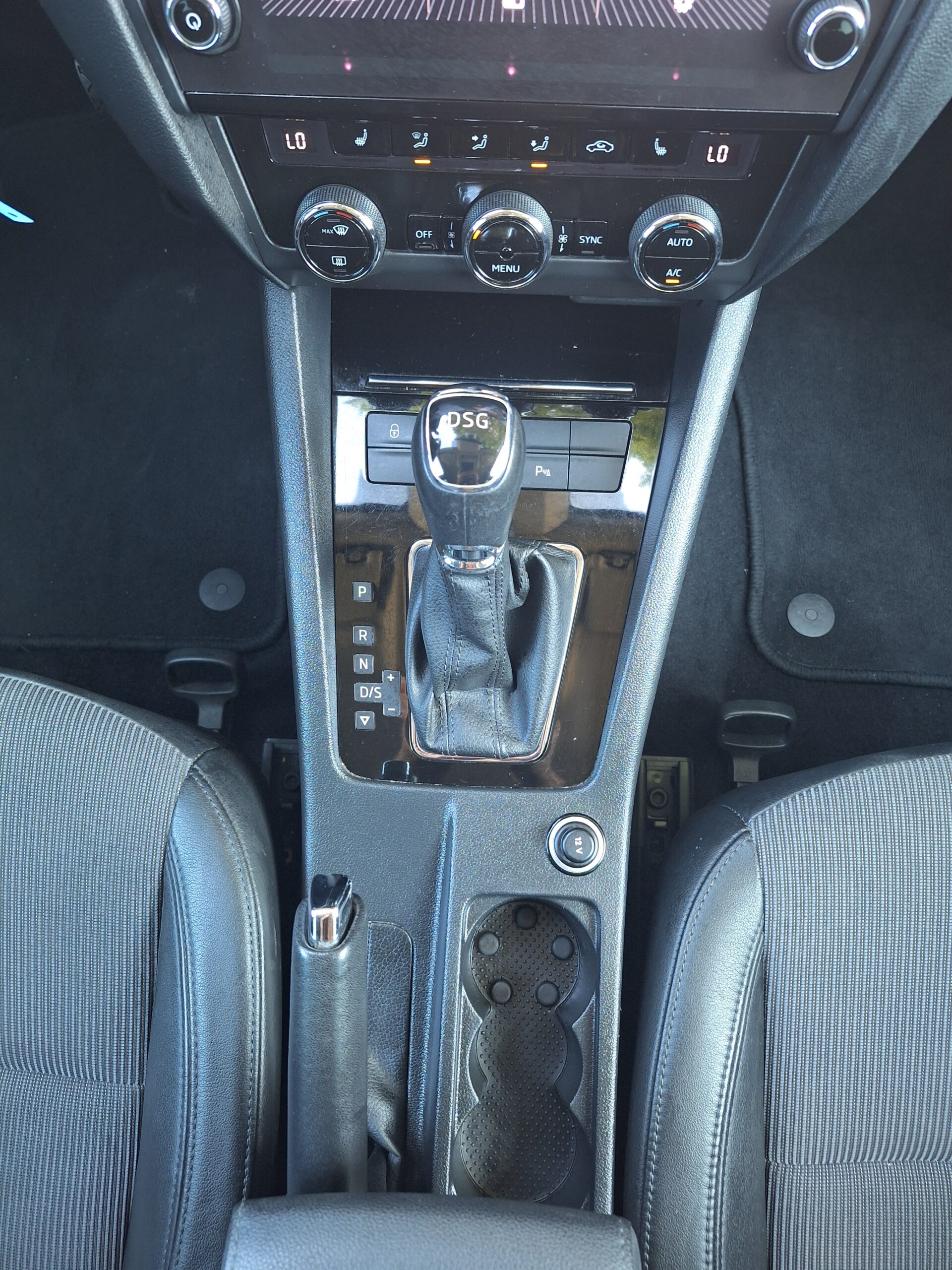 
								Skoda Octavia Kombi 2,0 TDI Style DSG full									