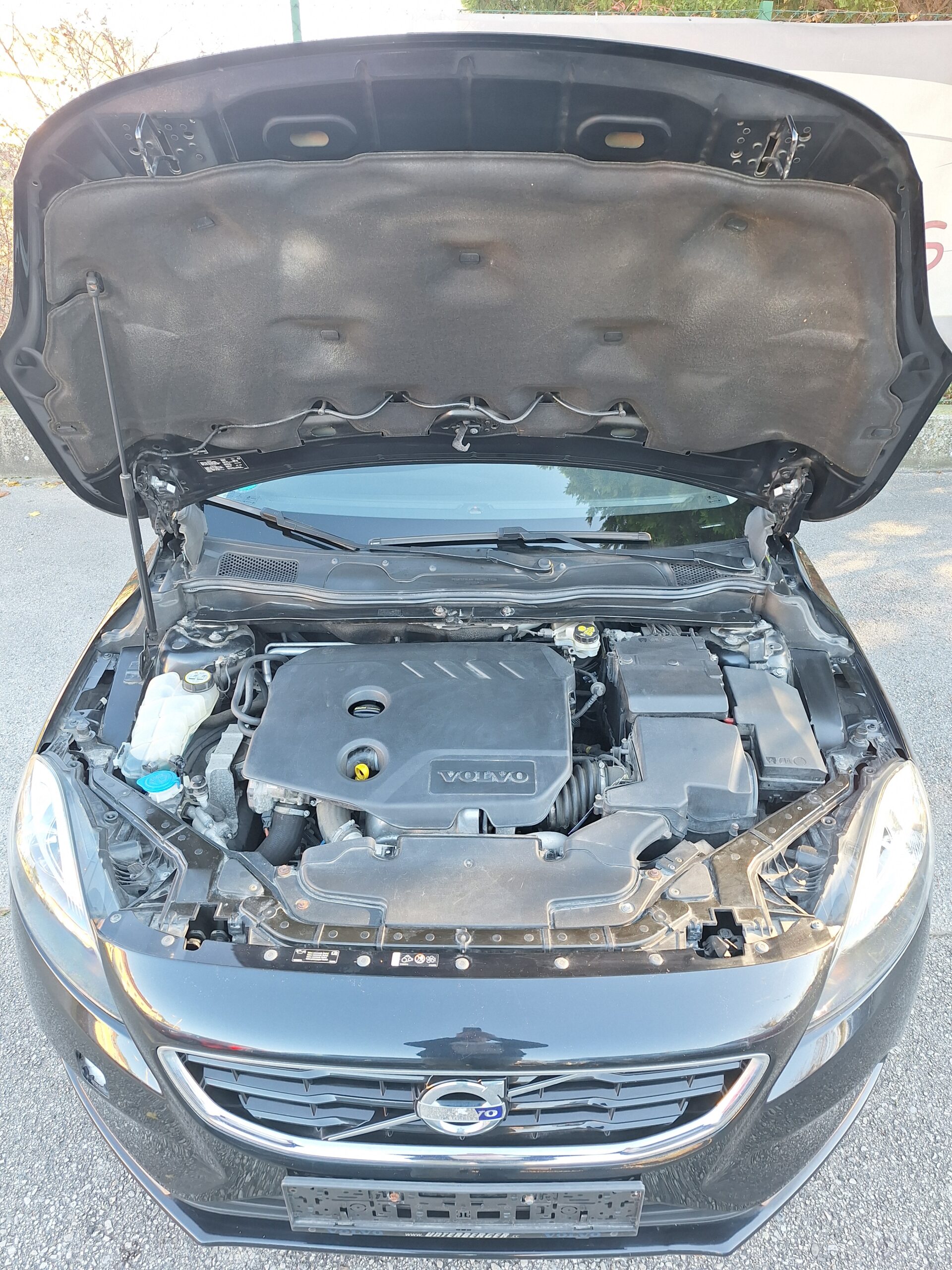 
								Volvo V40 1.6 D2 Kinetic/***NEUES PICKERL*** full									