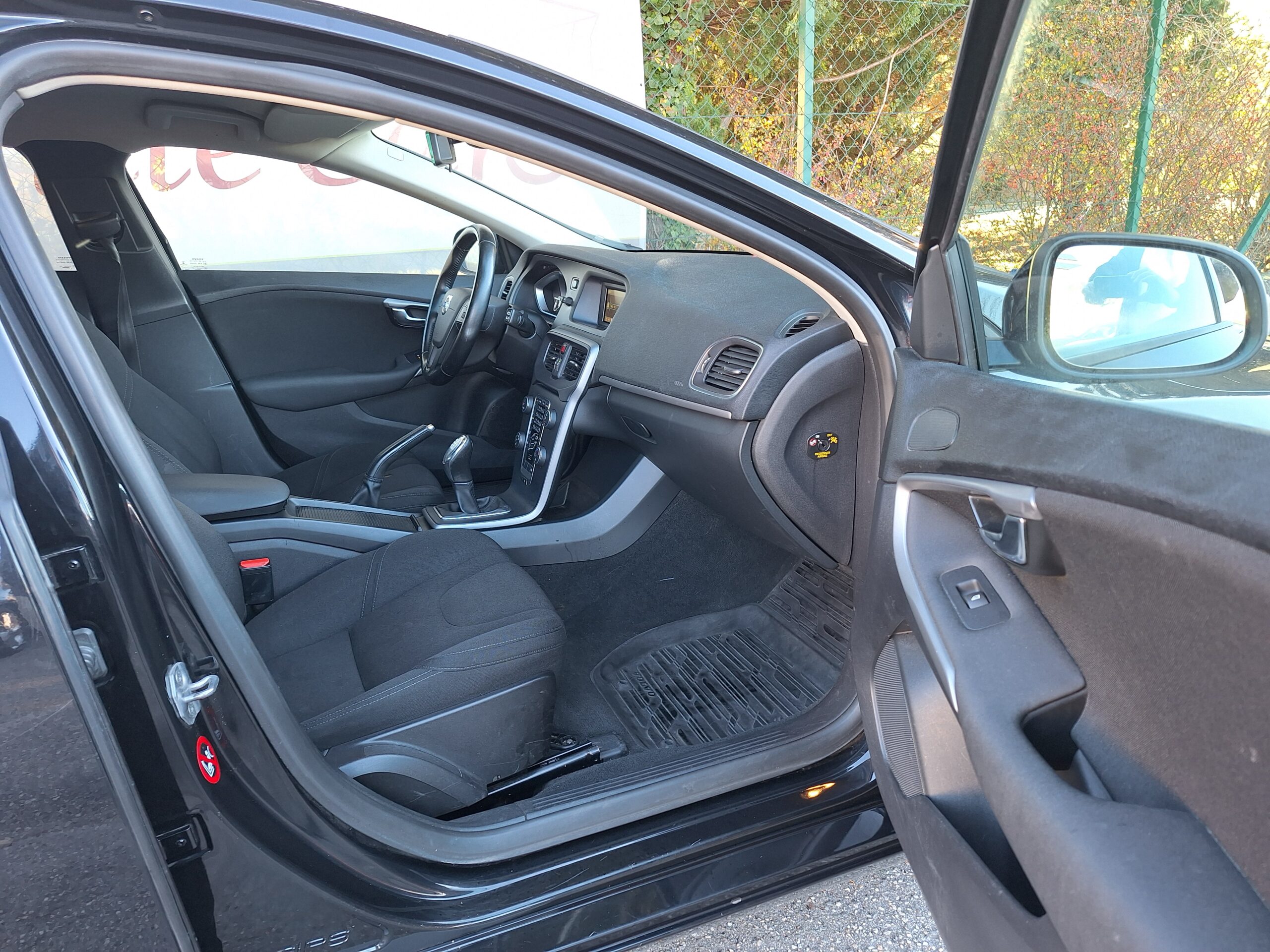 
								Volvo V40 1.6 D2 Kinetic/***NEUES PICKERL*** full									
