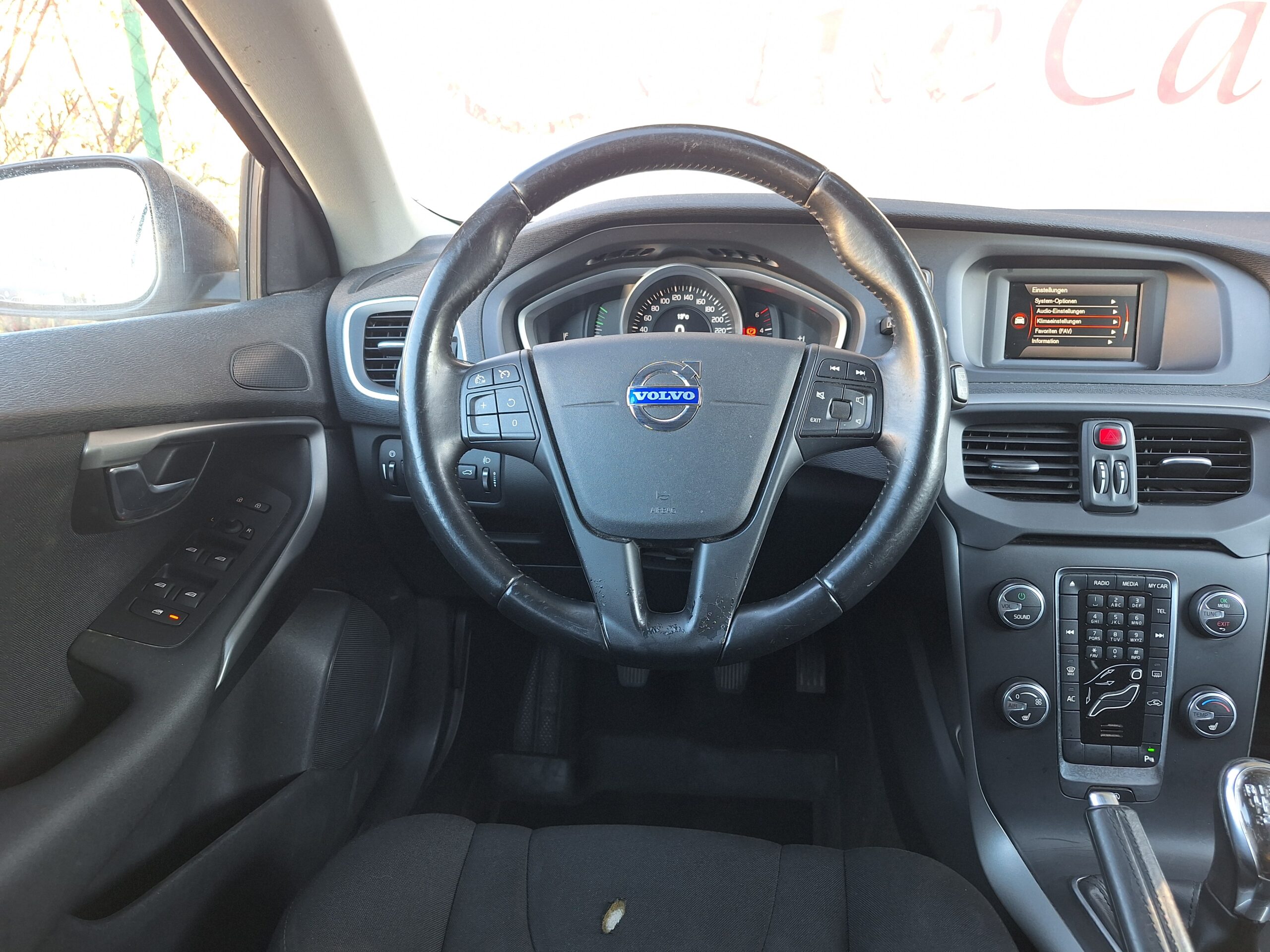 
								Volvo V40 1.6 D2 Kinetic/***NEUES PICKERL*** full									
