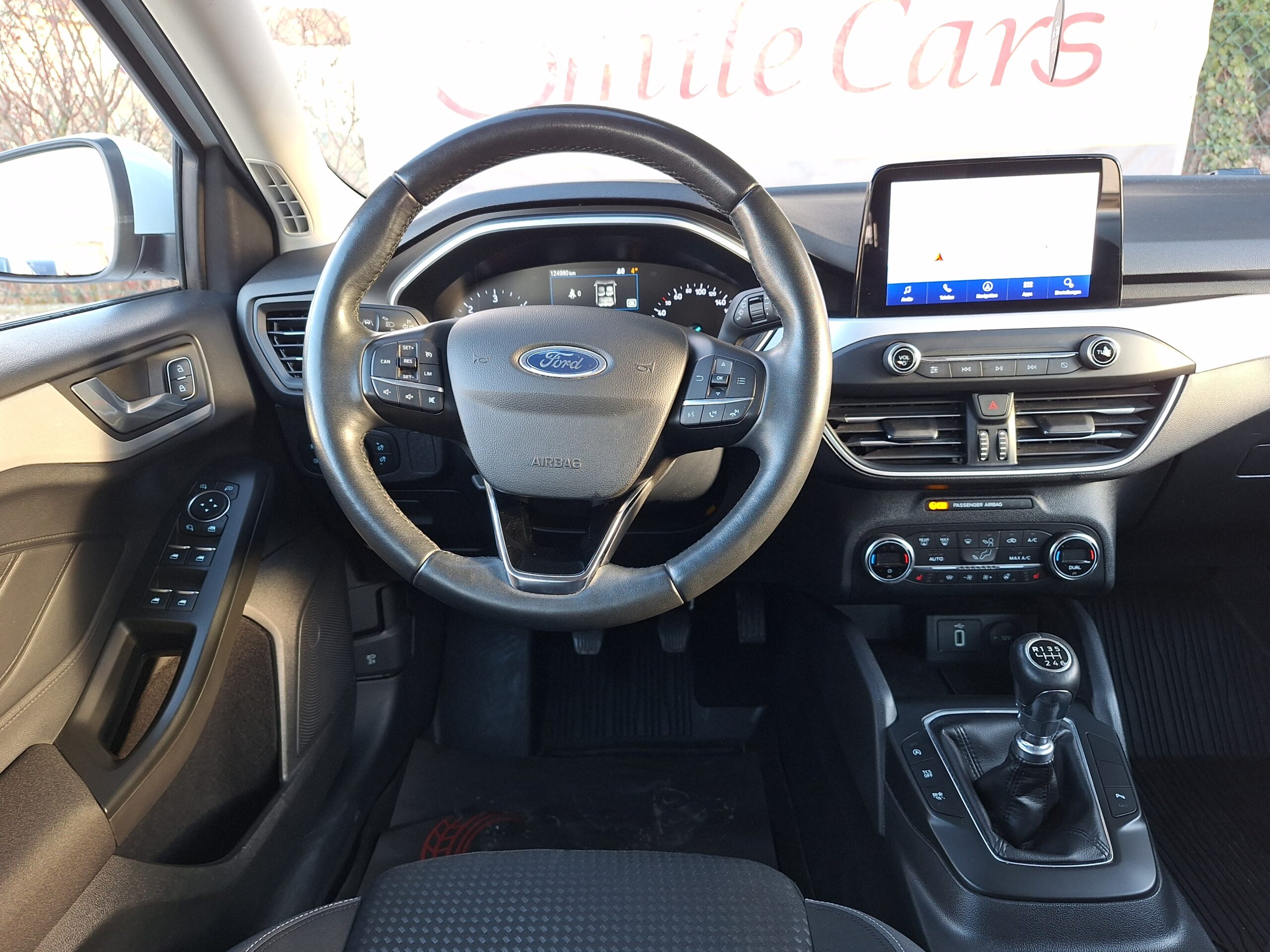 
								Ford Focus COOL & CONNECT full									