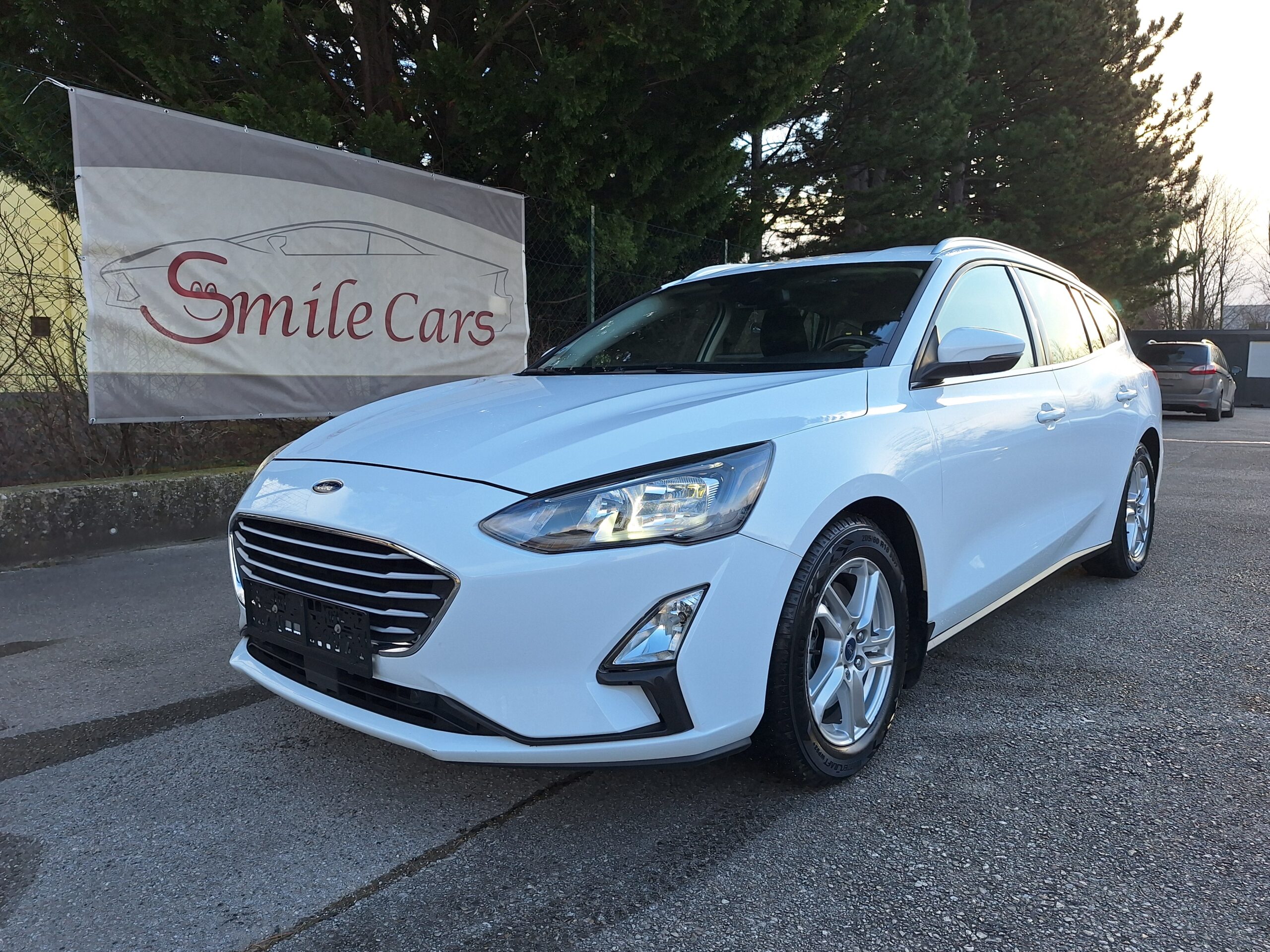 
								Ford Focus COOL & CONNECT full									