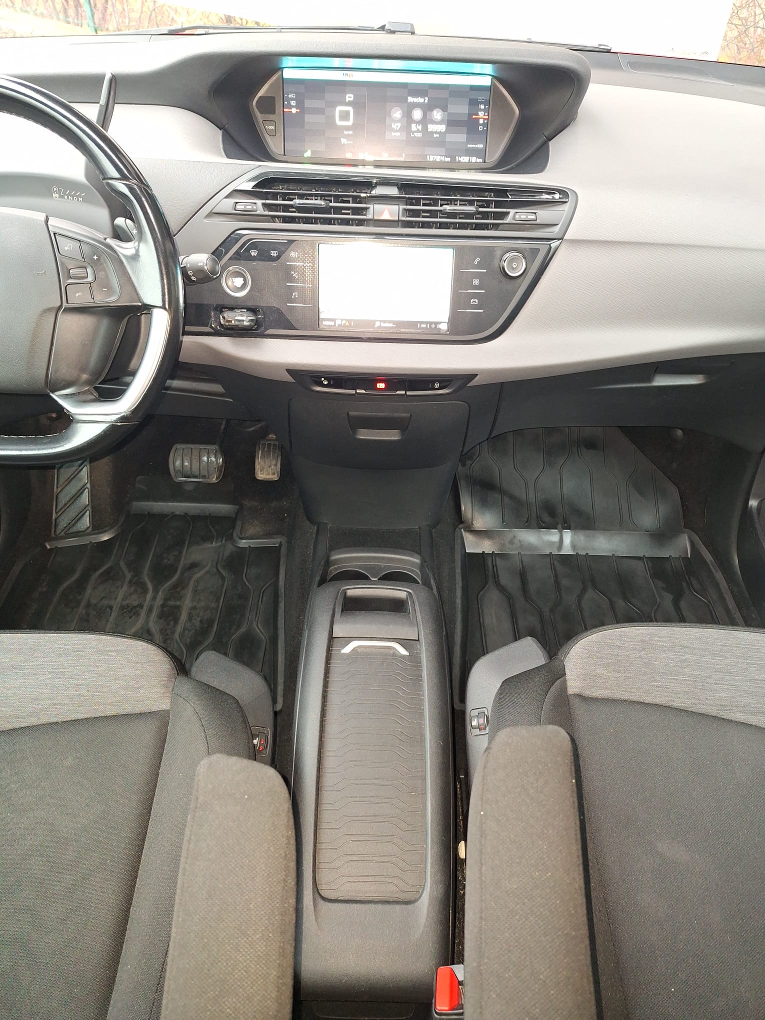 
								Grand C4 Picasso BlueHDI 120 S&S EAT6 Feel Edition full									