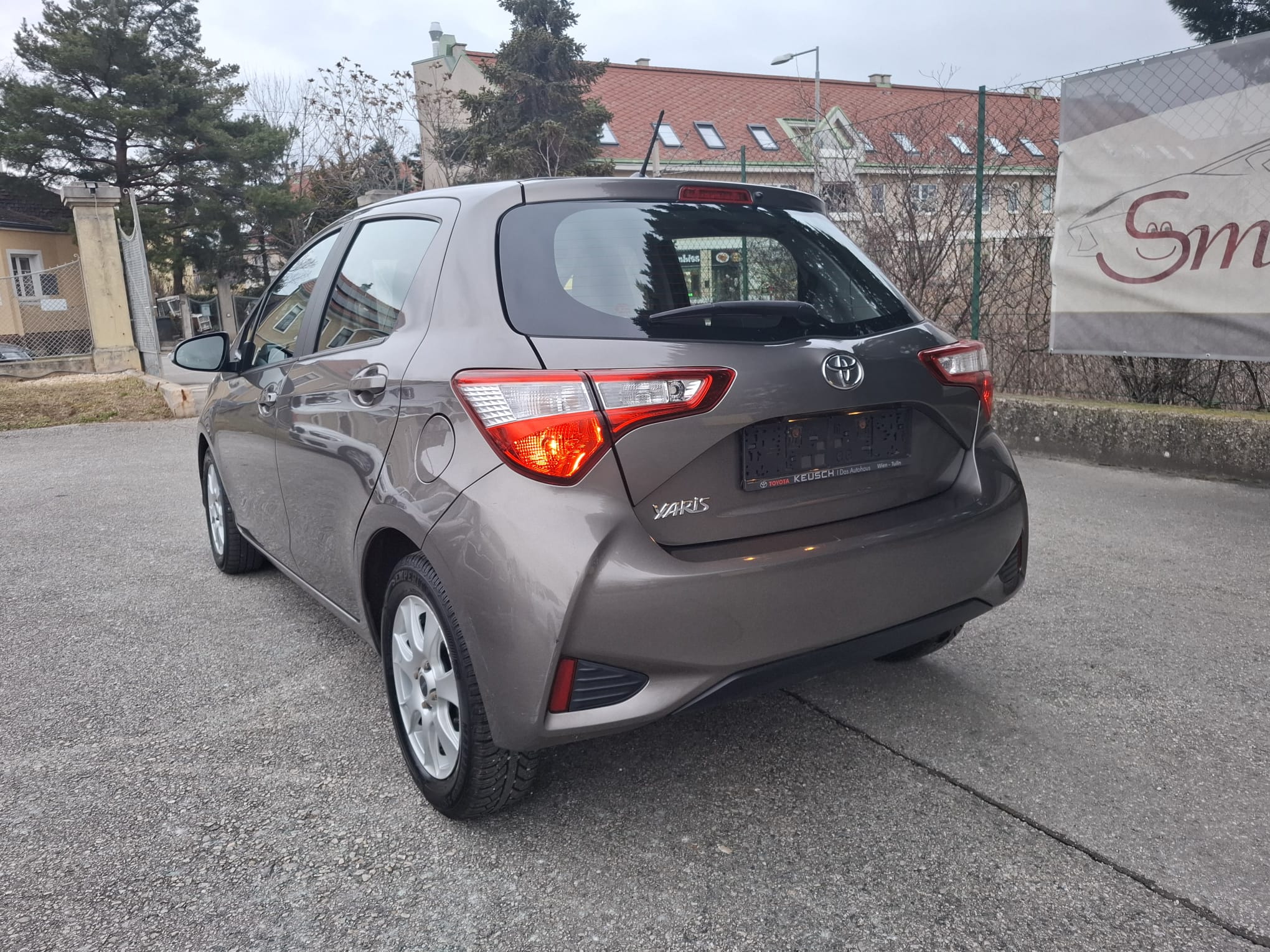 
								Toyota Yaris 1,0 VVT-i Active ***ANGEBOT*** full									