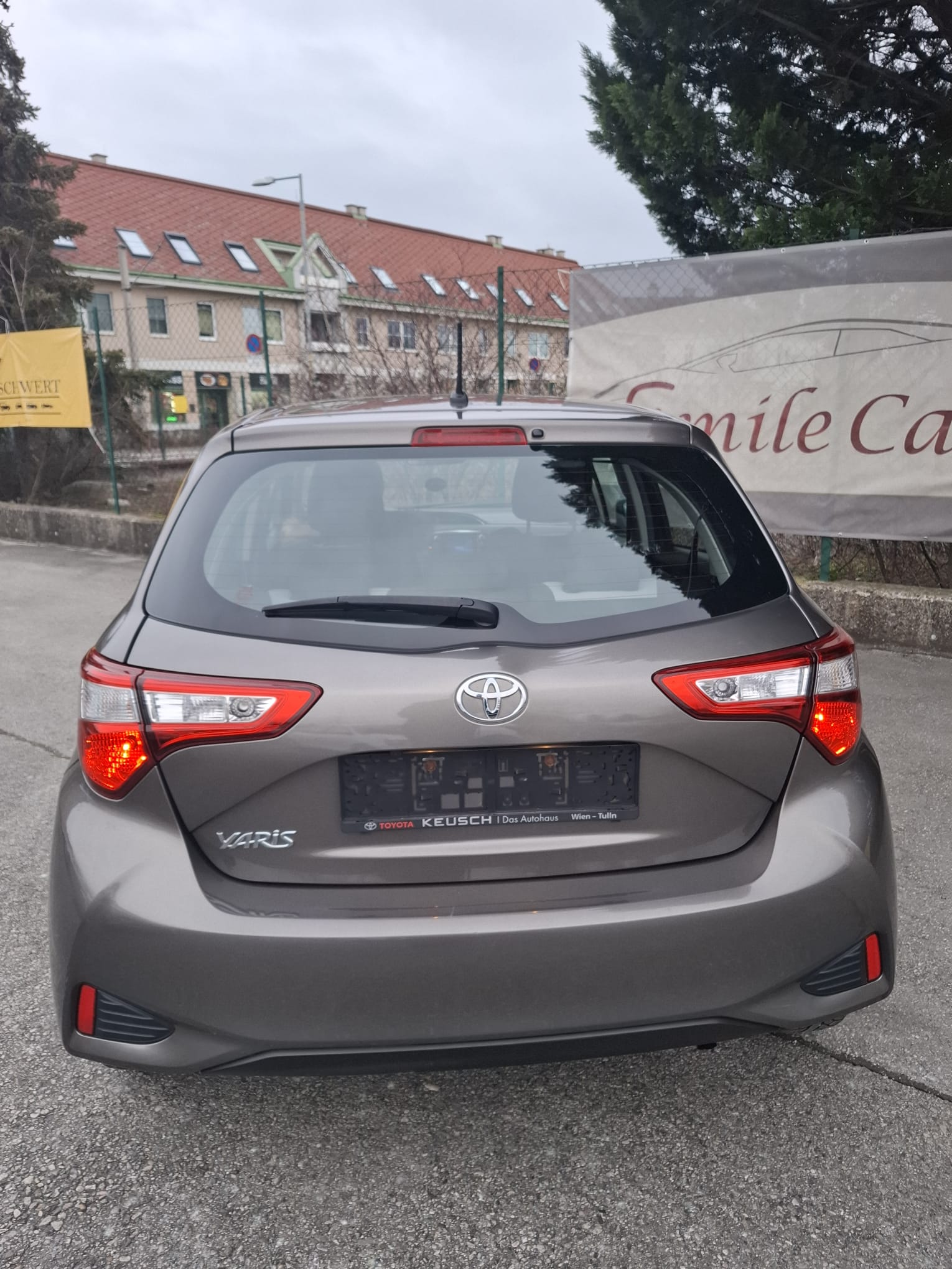 
								Toyota Yaris 1,0 VVT-i Active ***ANGEBOT*** full									