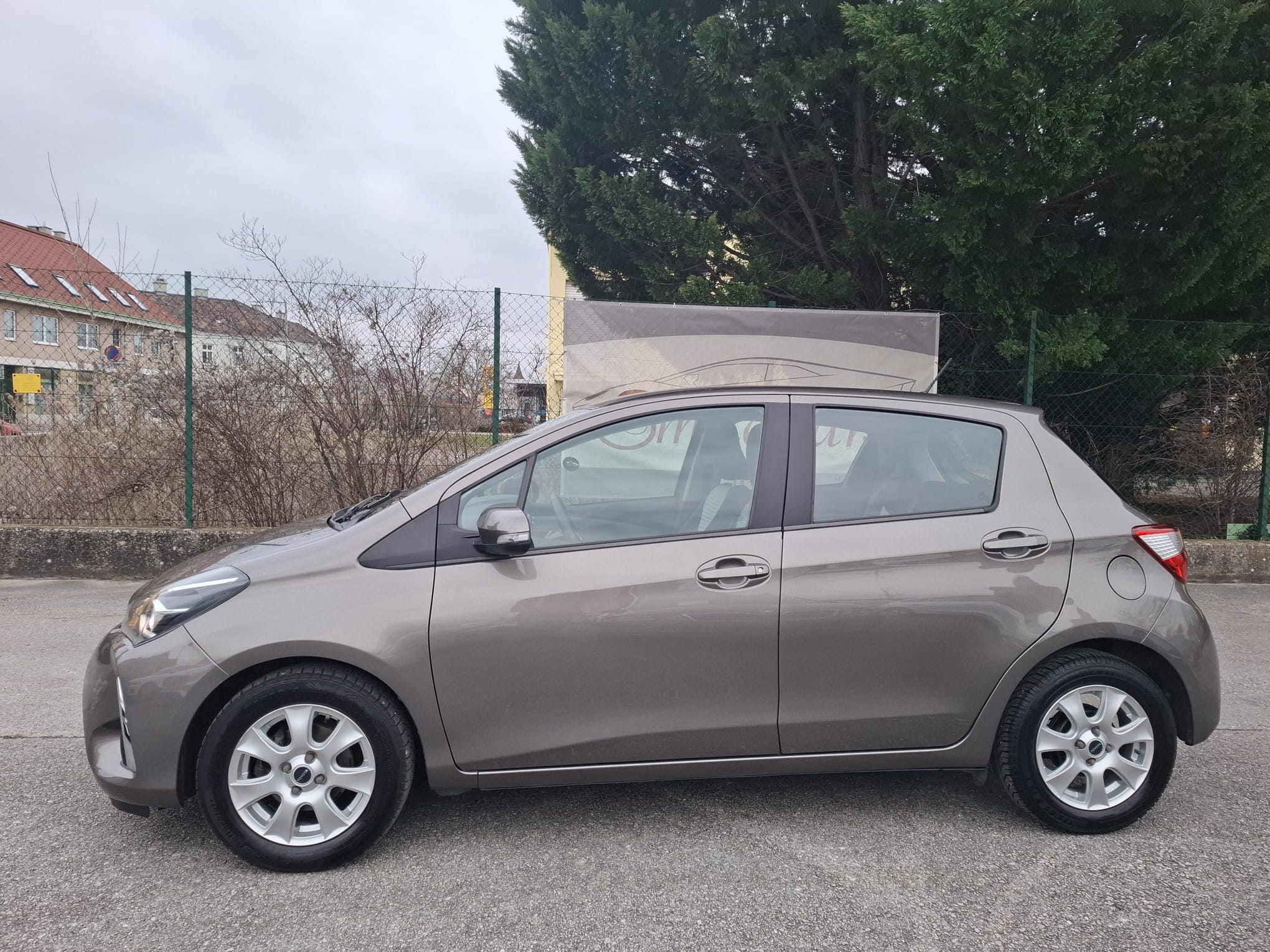 Toyota Yaris 1,0 VVT-i Active ***ANGEBOT***