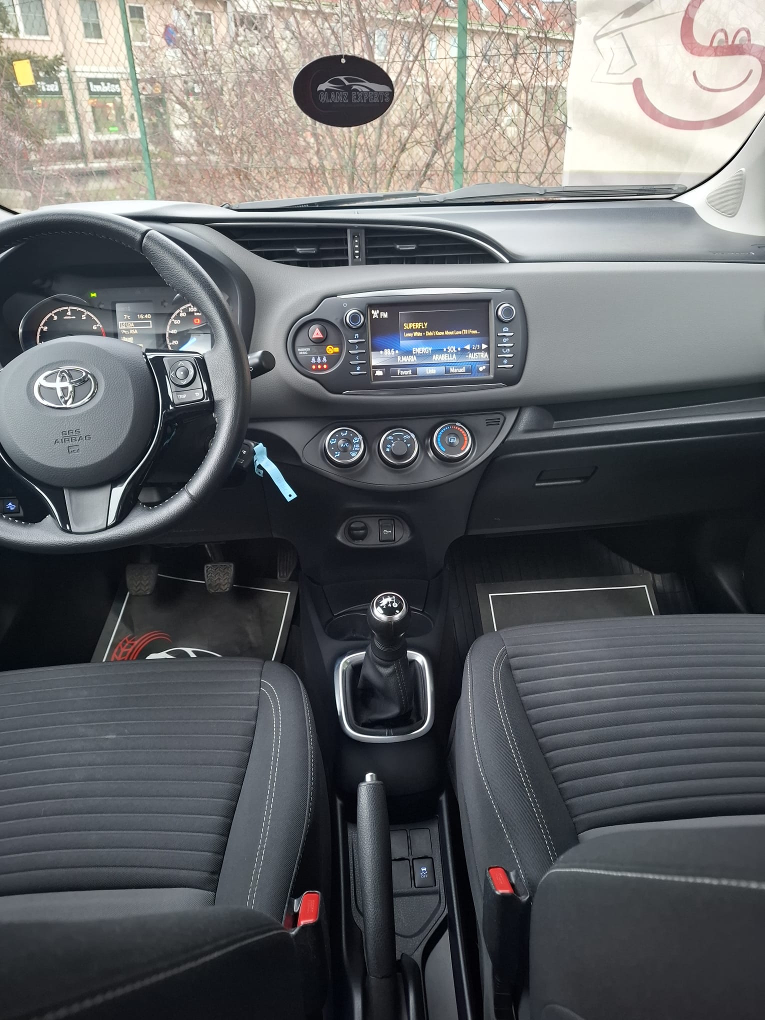 
								Toyota Yaris 1,0 VVT-i Active ***ANGEBOT*** full									